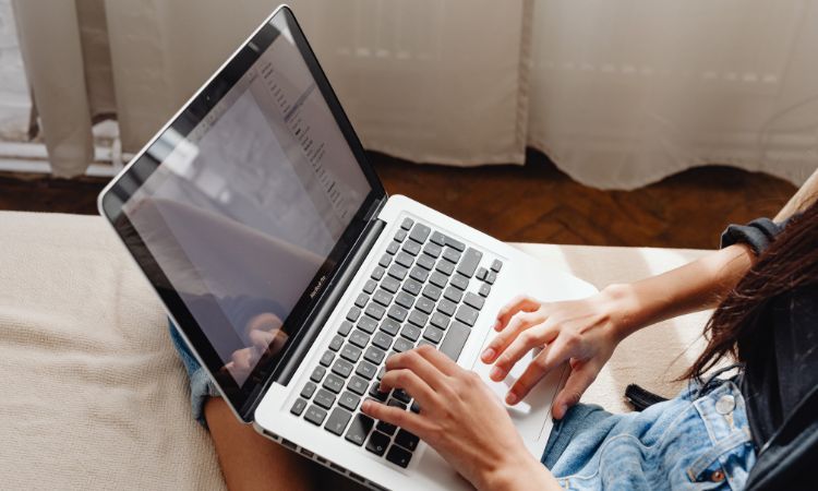 Télébénévolat : les missions de bénévolat à distance dans votre association