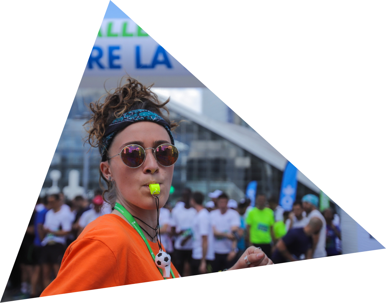 Bénévole à une course solidaire